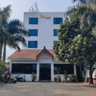 Hotel Shree Sai Wada - 9