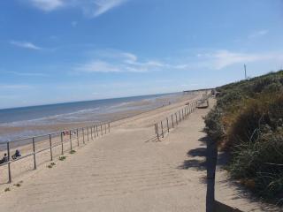 3 Bed Caravan sleeps 8 - Skegness - 9