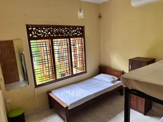 Ceylon Chill Bunks - Ampitiya - 1