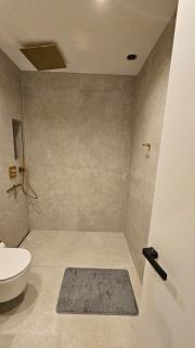 UG Neubau City Wohnung - Pool, Gym, Sauna, zweites Bad extra buchbar - Monaco di Baviera - 2