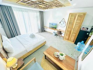 304MSNK Luxe Studio with Balcony and Kitchen - 9