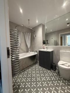 Elegant 1 Bed with free parking - 6