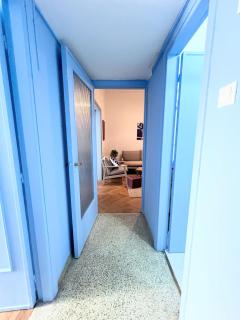 Stylish & Central Apartment with Balcony - 4