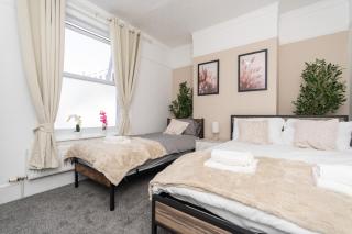 Open Mind Property - Hot Tub, 7 Beds & Free Parking - 9