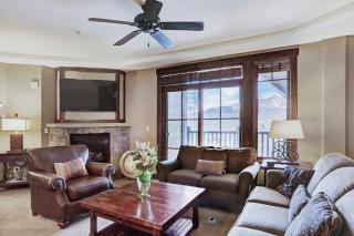 Luxury Crystal Peak Lodge 3 Bedroom Condo - Ski In, Ski Out - 0
