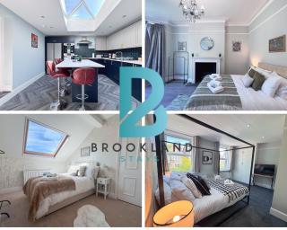 Cozy 5 BR House in Harrogate - Kitchen, Parking - Harrogate - 0