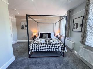 Cozy 5 BR House in Harrogate - Kitchen, Parking - Harrogate - 7