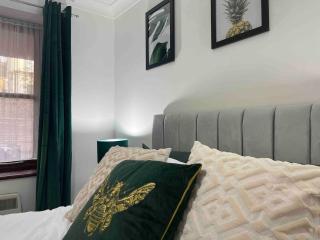 Cosy Town Centre Flat with Parking - Long Stays Accepted - Strood - 3