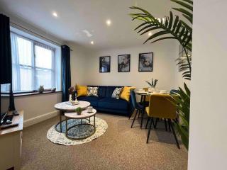 Cosy Town Centre Flat with Parking - Long Stays Accepted - Strood - 9