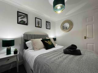 Cosy Town Centre Flat with Parking - Long Stays Accepted - Strood - 6