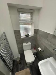 Modern and Stylish Apartment - Walkley - 9