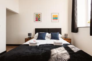 Stylish Town Centre Suite by Traboule Properties LTD - Warrington - 1