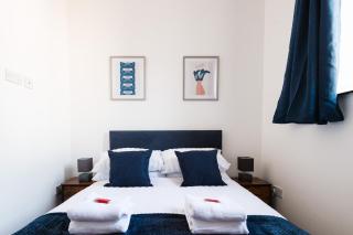 Stylish Town Centre Suite by Traboule Properties LTD - Warrington - 8