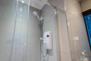 Stylish Town Centre Suite by Traboule Properties LTD - Warrington - 2