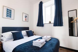 Stylish Town Centre Suite by Traboule Properties LTD - Warrington - 5