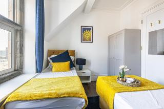 NEW Contractors Spacious 3-Bed Flat Sleeps 6 WiFi - 5