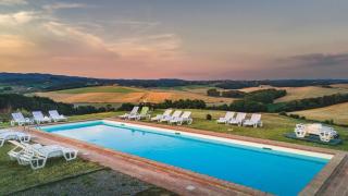 Top of hill, with view on Siena, Chianti and Crete - Montaperti - 9