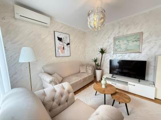 SunnyWeek Luxury Apartment - 7