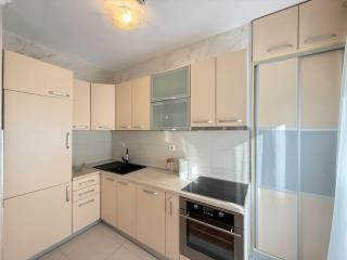 SunnyWeek Luxury Apartment - 1