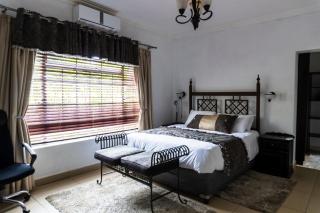 Steffis Sun Lodge - - 9
