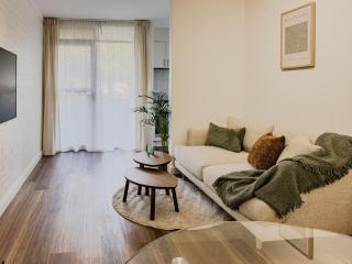 Cozy on Herdsman | 10 Mins to City & Beach - 7