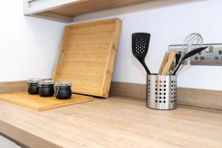 Stanway Apartments- Free Parking & Close To Tram Stop - 6