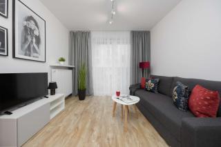 Modern Apartment in Warsaw with Garden and Parking by Noclegi Renters - 2