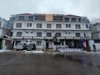 Hotel Mahadev - 8