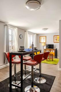 The Corner Flat Near Cafe - West Orange - 7