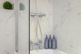 Elegant City Retreat Dream Luxe Stays - Birmingham - 6