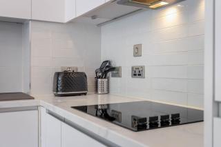 Elegant City Retreat Dream Luxe Stays - Birmingham - 9