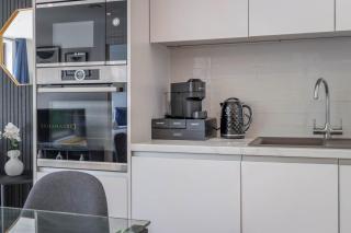 Elegant City Retreat Dream Luxe Stays - 3