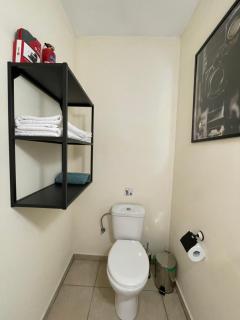 Yard room with private entrance - Lanarka - 1