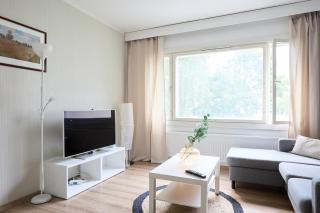 Spacious 2BR Apartment in a Quiet Neighborhood & Free Parking - 1