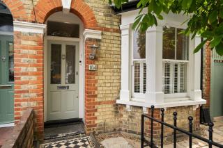 Spacious 3-Bedroom Family Home in Kingston with Garden, Smart TVs & Fast WiFi - Ideal for Longer Stays - 6