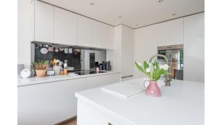 3-Bedroom Home in Richmond - Ideal Family Living - Kew Gardens - 4