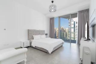 Elegant Living in the Heart of Dubai Marina - 3