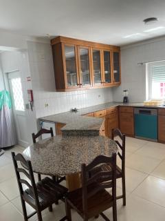 Dorms & Doubles Guest House Peniche - 1