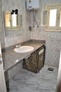 Cheerful 2-bedrooms chalet villa in Baghoush Resort - Marsa Matruh - 8