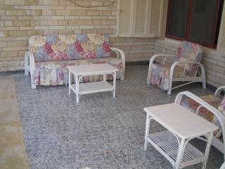 Cheerful 2-bedrooms chalet villa in Ras El Hekma - 3