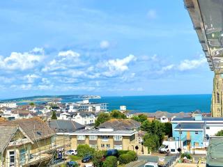 3 Bed in Shanklin IC113 - Shanklin - 1