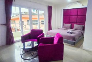 Titanic Residence-7 minute walk to the Beach - 0