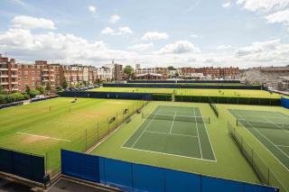 Elegant 2BD Flat with Views Near Barons Court - 7