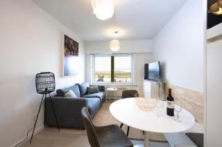 Au bord de la mer - 9