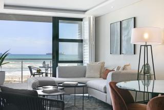 SeaCrest B102 by Host Agents - 8