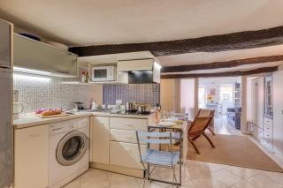 Old Castle Apartment - Happy Rentals - 8