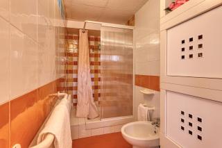 Old Castle Apartment - Happy Rentals - 1