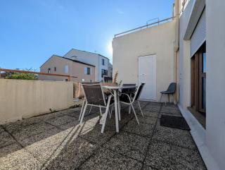 Budget and spacious apart with terrace - 1