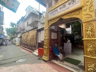 2bhk flat on Dhakuria Station Road, South Kolkata on 3rd floor - Kalkutta - 6