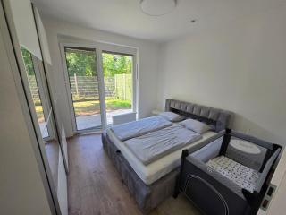 BA Apartment with free garage parking, huge outside area - Bratislava - 3